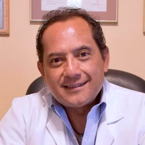 Dr. Roberto Gallardo Díaz